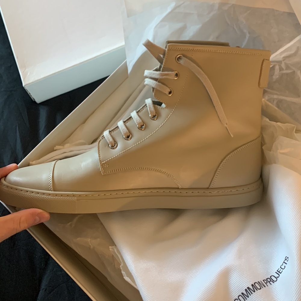 Common Projects Training Sneaker Leather Taupe - image 4